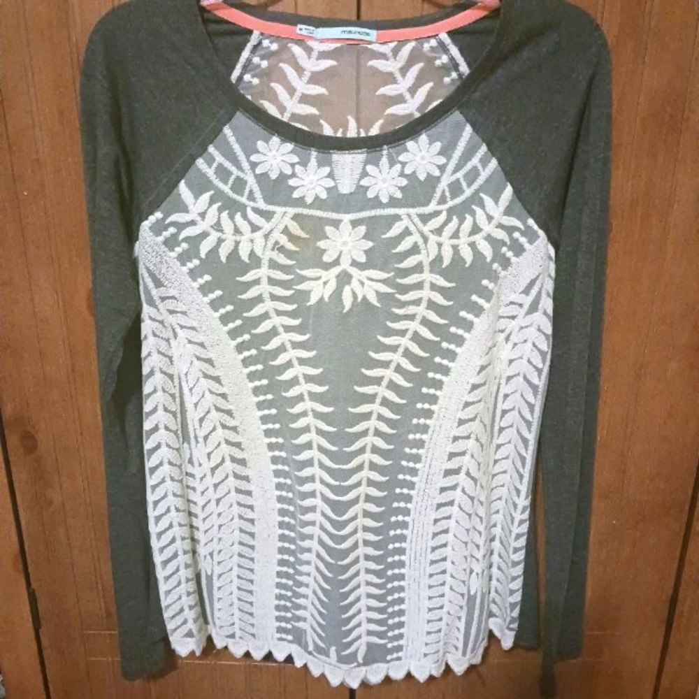 MAURICES WOMENS GRAY/IVORY LACE TOP LONG SLEEVE  SIZE M